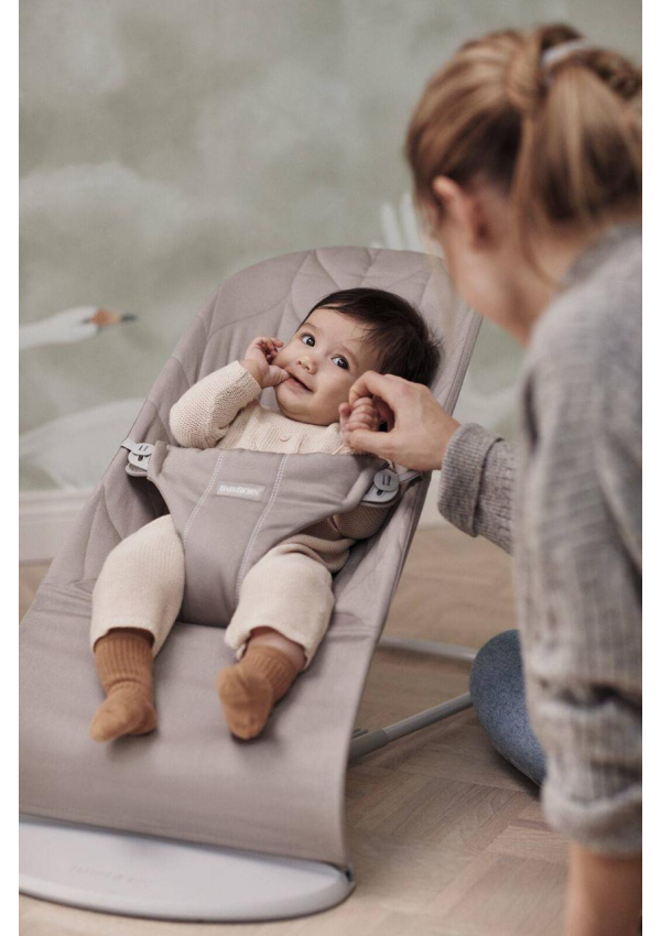 BabyBjorn - Крісло-шезлонг Bouncer Bliss Cotton Petal Quilt, Sand Gray (сіро-бежевий)