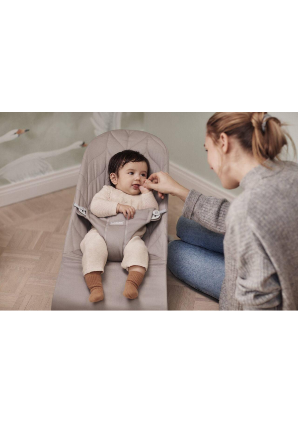 BabyBjorn - Крісло-шезлонг Bouncer Bliss Cotton Petal Quilt, Sand Gray (сіро-бежевий)