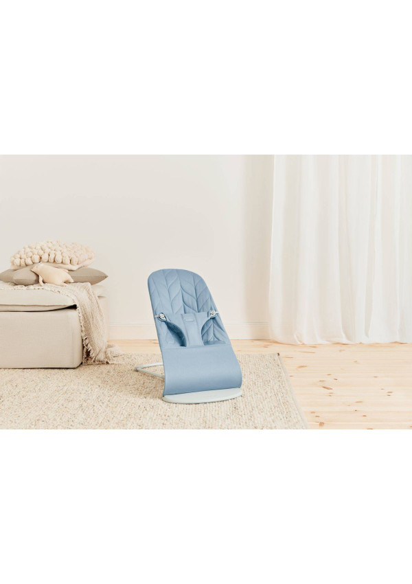 Шезлонг для немовлят BabyBjorn Bouncer BLISS Woven Petal Quilt Blue