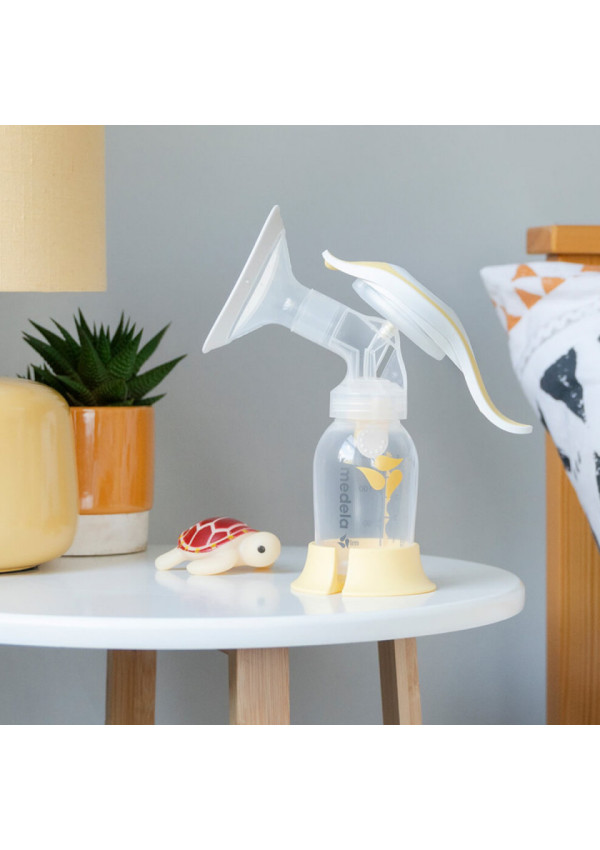 Механічний молоковідсмоктувач Medela Harmony Manual breast pump