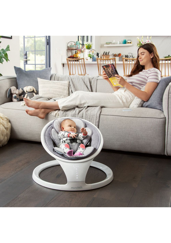 Munchkin Заколисуючий центр Baby Swing з функцією Bluetooth