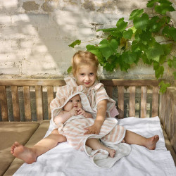 Elodie Дитячий рушник з кутиком Candy Stripes 80х80 см