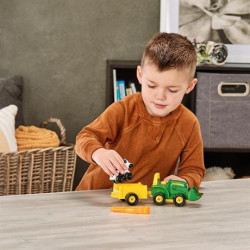 Ігровий набір-конструктор John Deere Kids Трактор із ковшем і причепом 